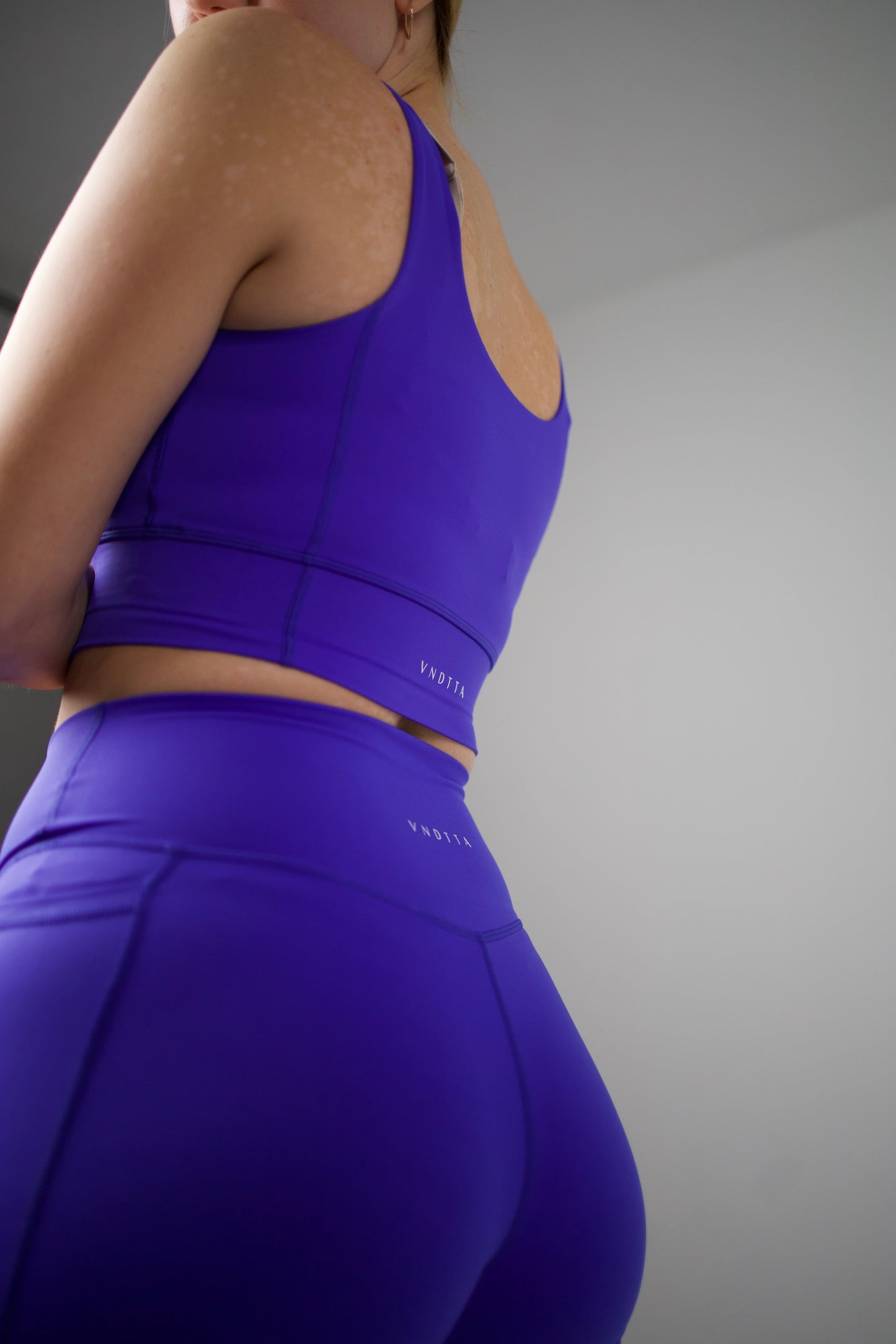 ROYAL BLUE V TOP