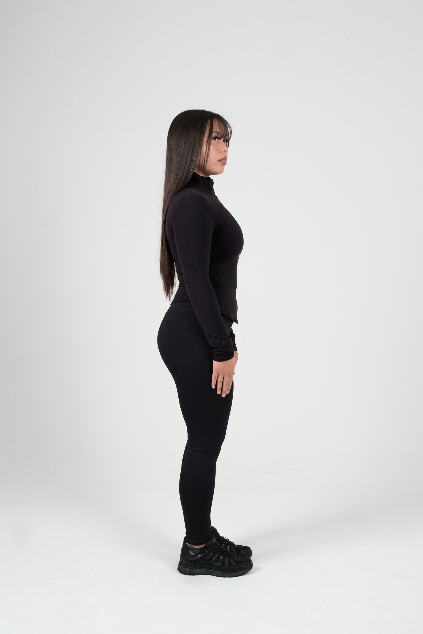 V LONGSLEEVE BLXCK