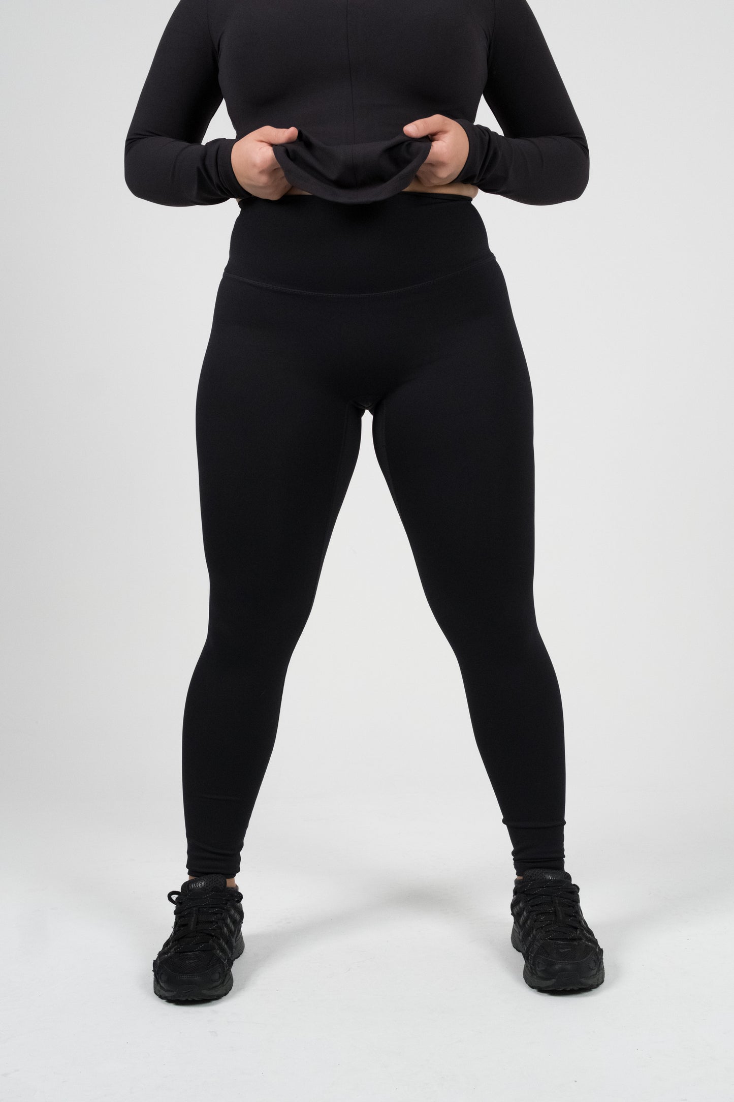 V LONGSLEEVE BLXCK